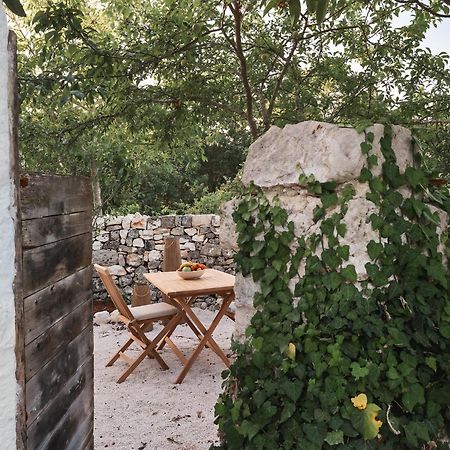 Trulli Del Bosco Bed & Breakfast อัลเบโรเบลโล ภายนอก รูปภาพ