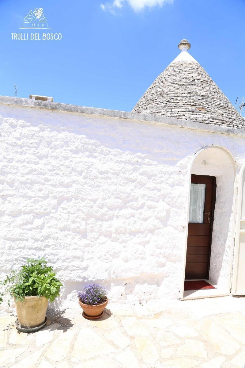 Trulli Del Bosco Bed & Breakfast อัลเบโรเบลโล ภายนอก รูปภาพ