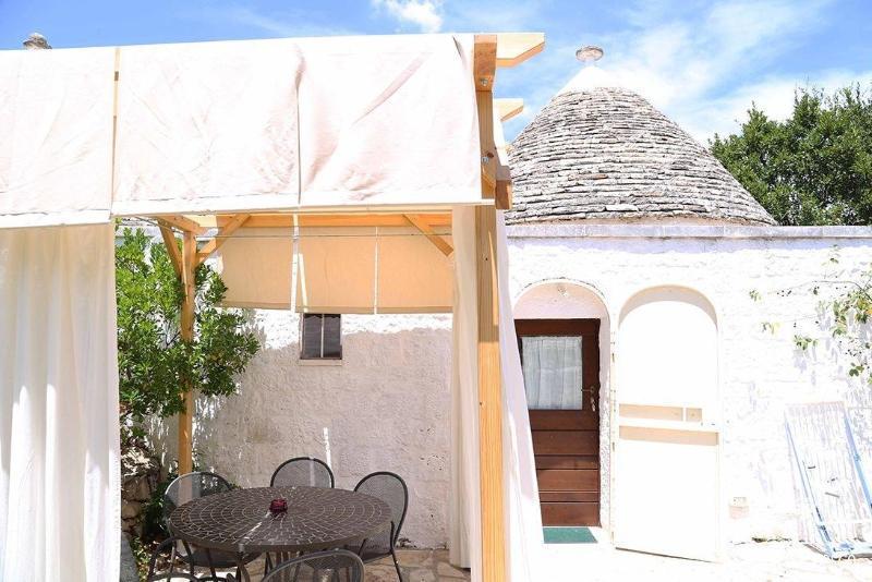 Trulli Del Bosco Bed & Breakfast อัลเบโรเบลโล ภายนอก รูปภาพ