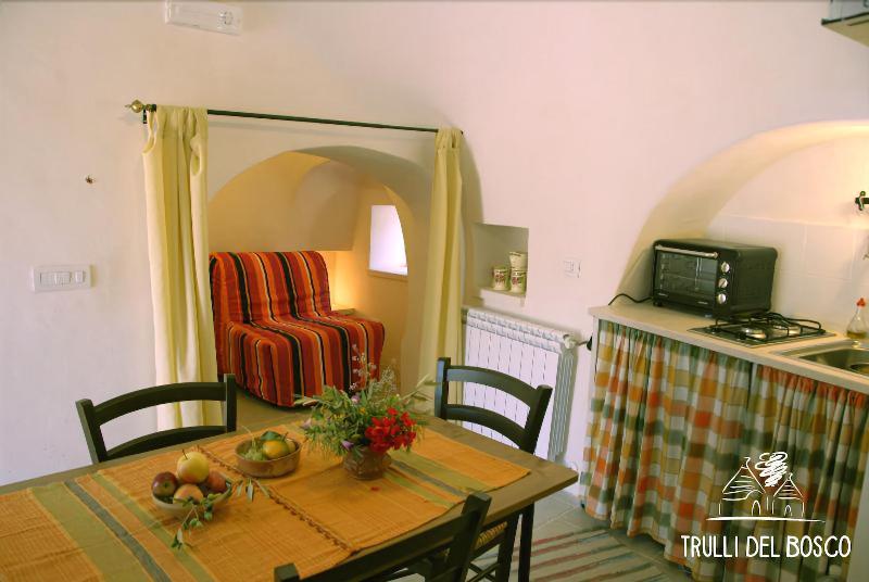 Trulli Del Bosco Bed & Breakfast อัลเบโรเบลโล ภายนอก รูปภาพ