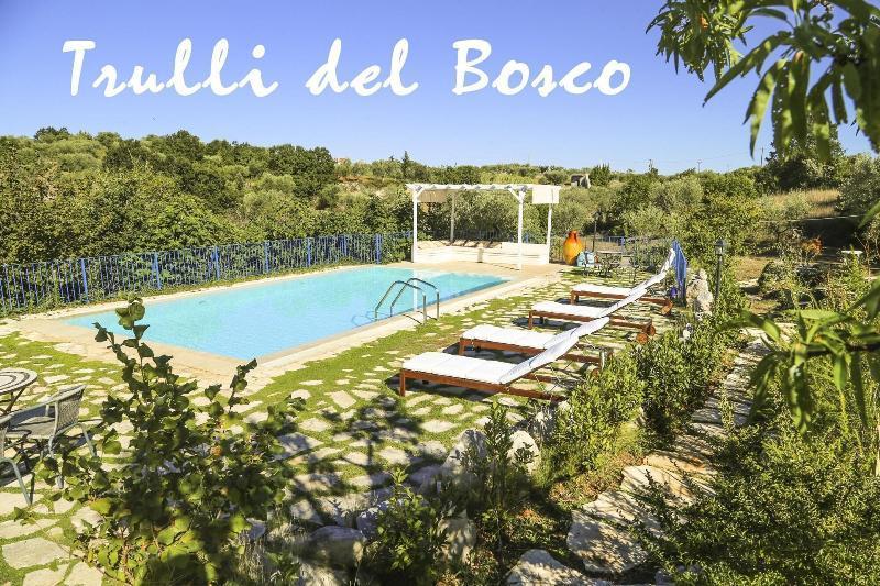 Trulli Del Bosco Bed & Breakfast อัลเบโรเบลโล ภายนอก รูปภาพ